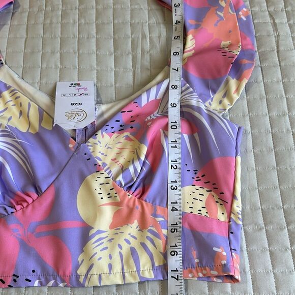 NEW - MULTICOLOR LEAF PRINT CROP TOP RUFFLED SLEEVE SZ S - Picture 6 of 11